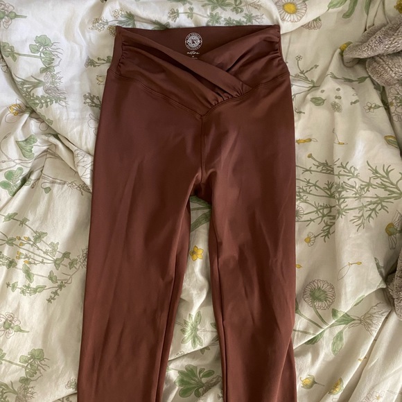 PACSUN brown active leggings with wrapped waist design - Picture 2 of 3